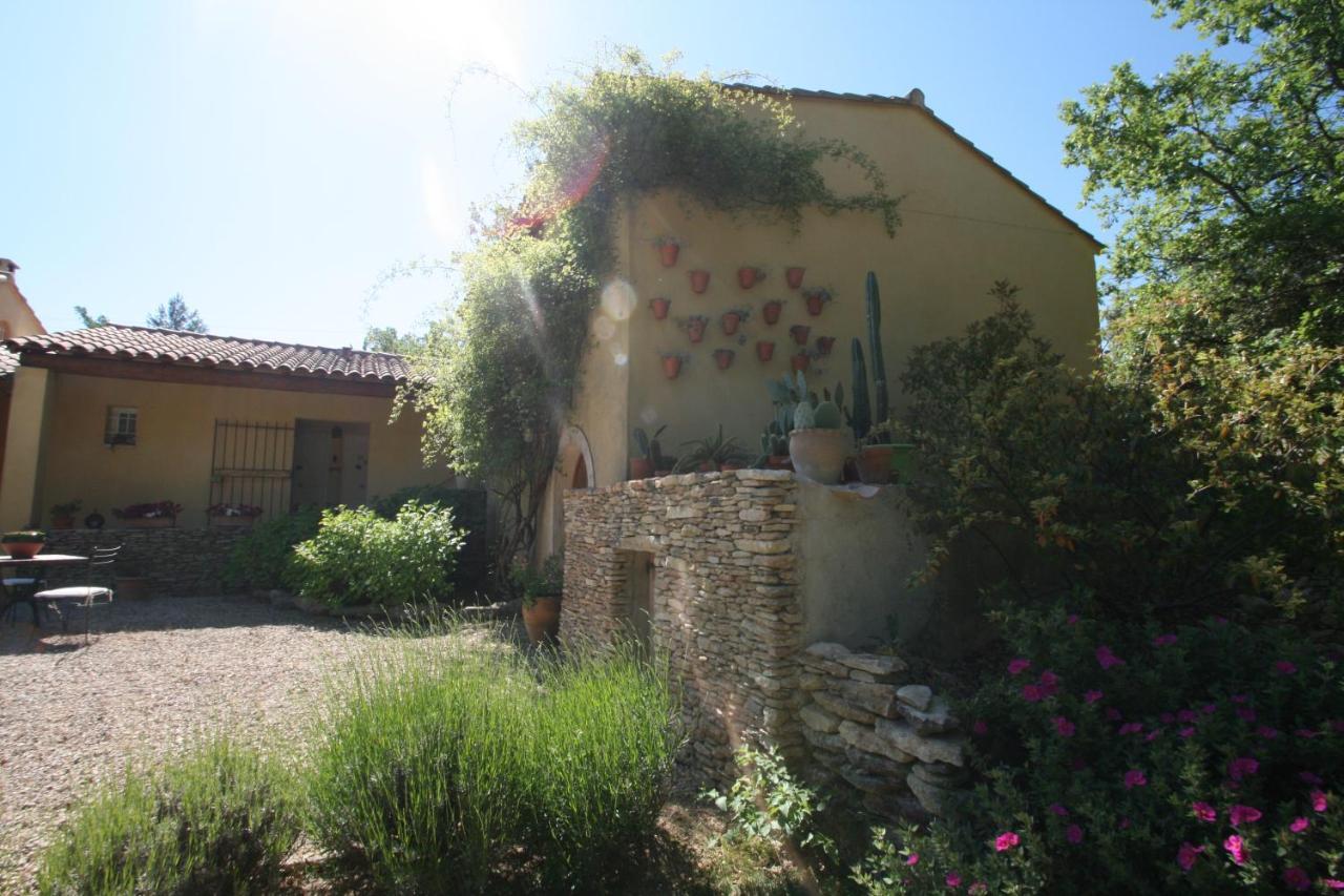 Bed and Breakfast Le Mas Des Pierres Blanches Venasque Exterior foto