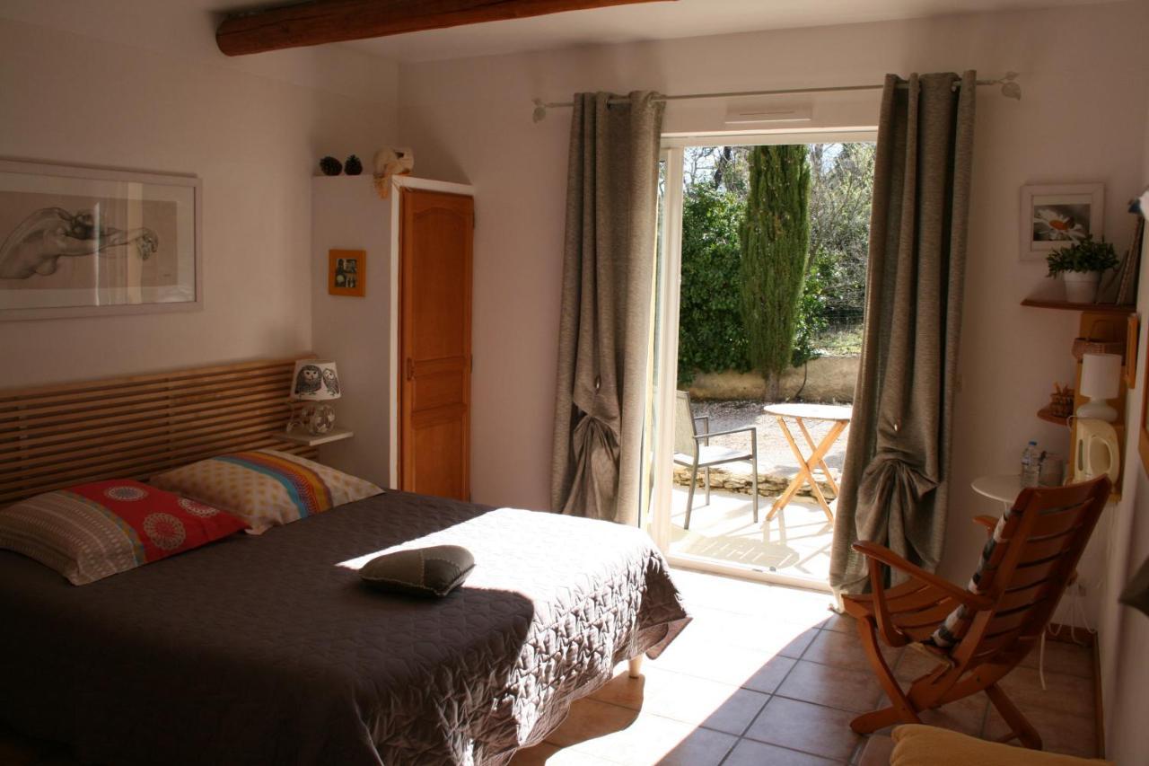 Bed and Breakfast Le Mas Des Pierres Blanches Venasque Exterior foto